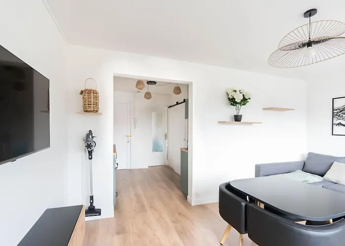 T2 Parking Gratuit 2 Balcons アパート *