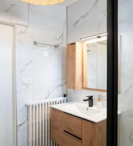 T2 Parking Gratuit 2 Balcons *