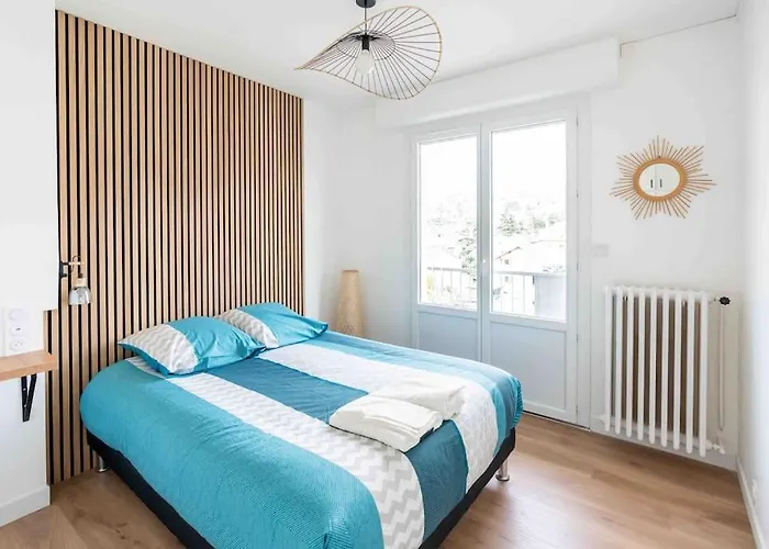 T2 Parking Gratuit 2 Balcons アパート